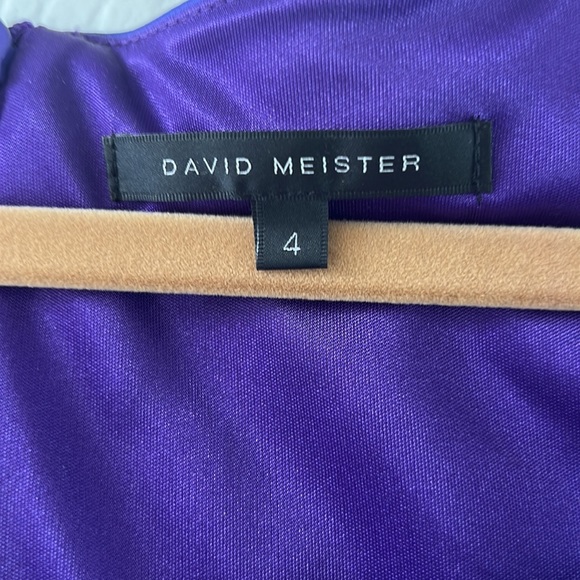 Purple well fitted zip up back worn once - Picture 2 of 2